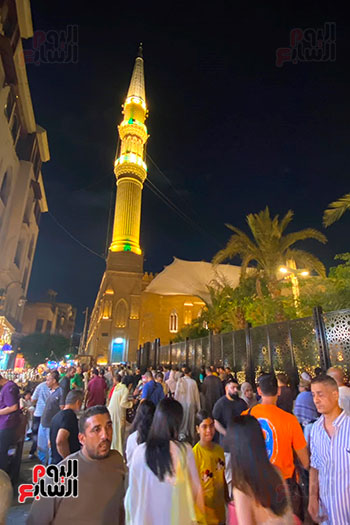 حول المسجد من الخارج