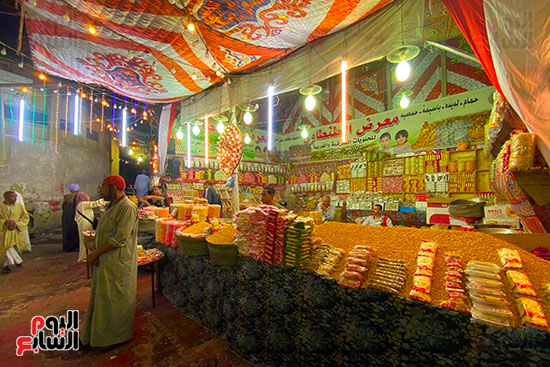 شوادر الحلوي حول مسجد الحسين