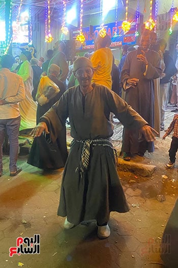 فرحة المريدين فى الليلة الختامية لمولد سيدنا الحسين