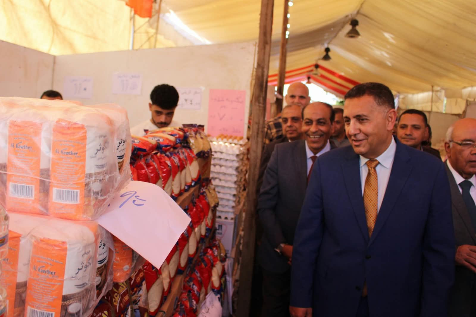 خلال تفقد المعرض