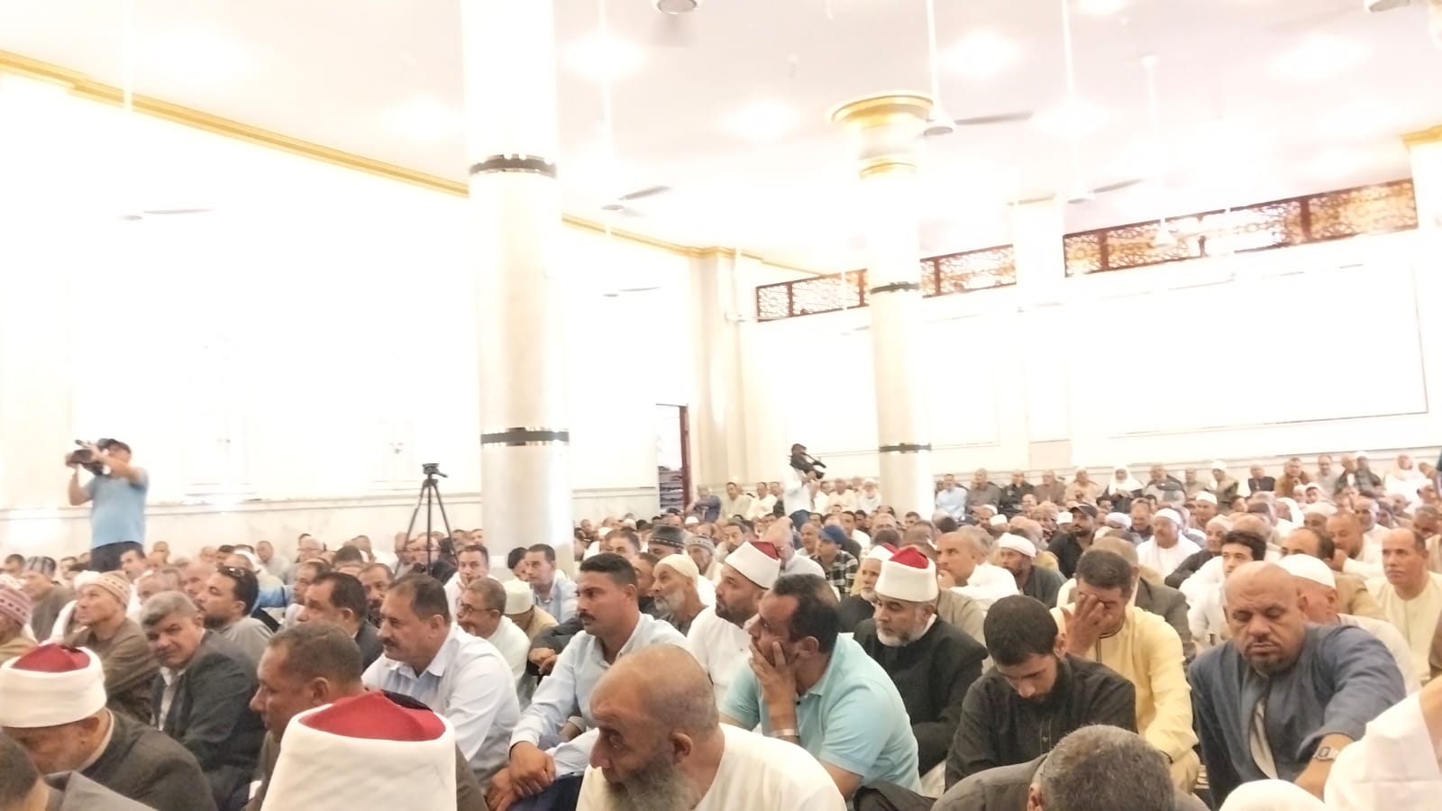 الحضور خلال افتتاج المسجد بكفر الشيخ