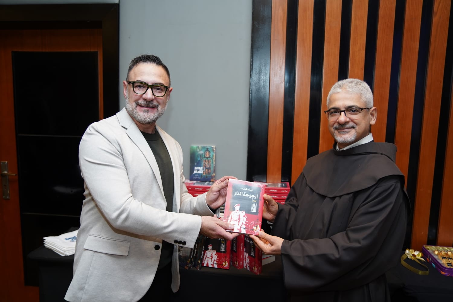 الاب بطرس دانيال والكاتب العراقى زياد كريم