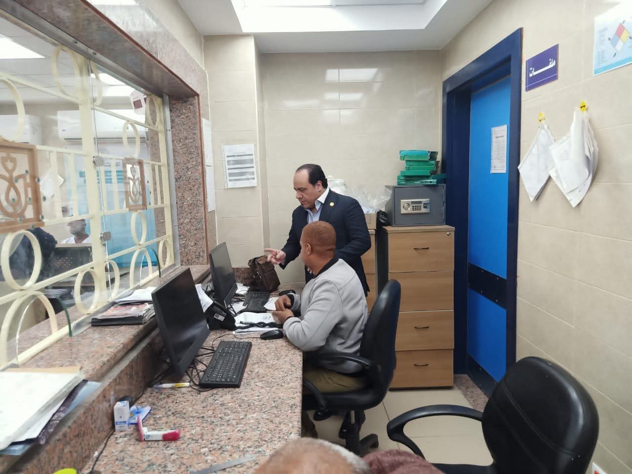 جاتب من المستشفي