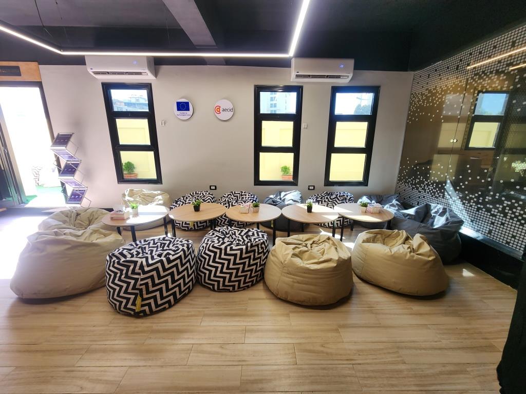 مركز تمكين للإبداع والتكنولوجيا بوابة جديدة لإعداد كوادر جديدة مركز تمكين للإبداع والتكنولوجيا بوابة جديدة لإعداد كوادر جديدة