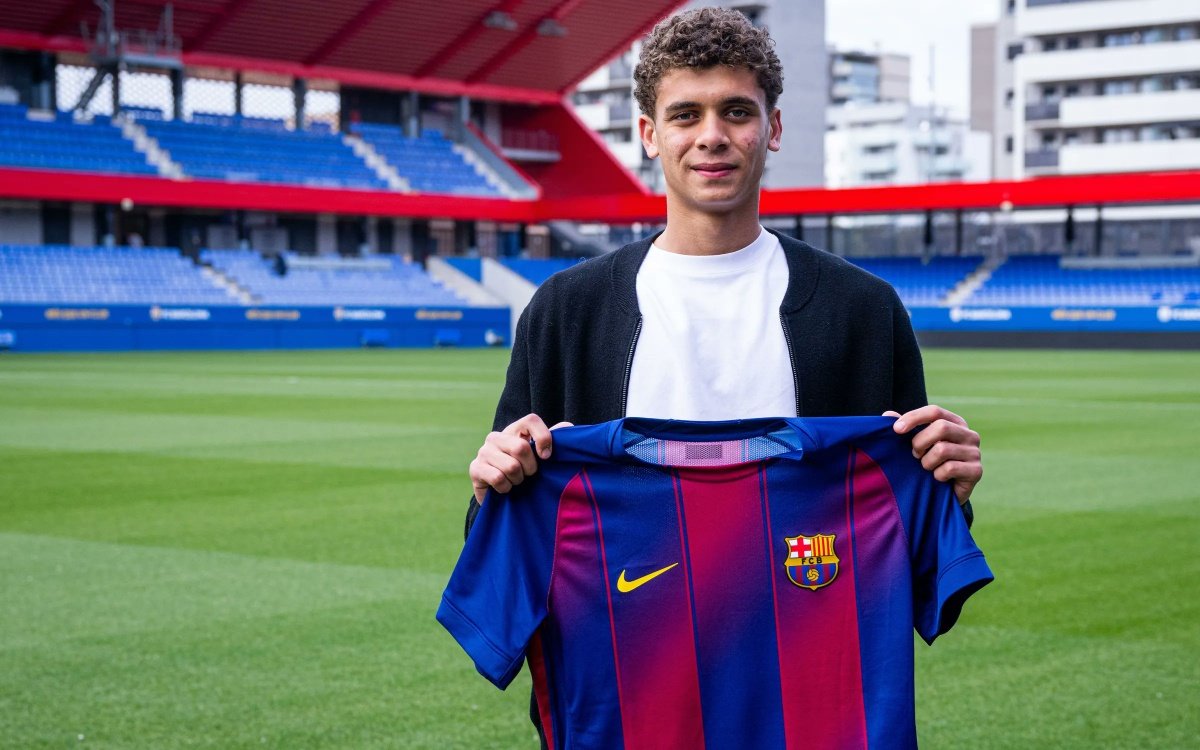 حمزة عبد الكريم لاعب برشلونة