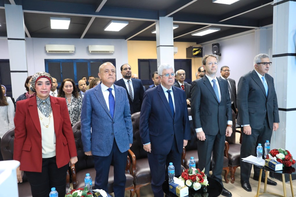 وزير التعليم العالى وسفير أسبانيا ومحافظ الأقصر في تدشين مركز تمكين وزير التعليم العالى وسفير أسبانيا ومحافظ الأقصر في تدشين مركز تمكين