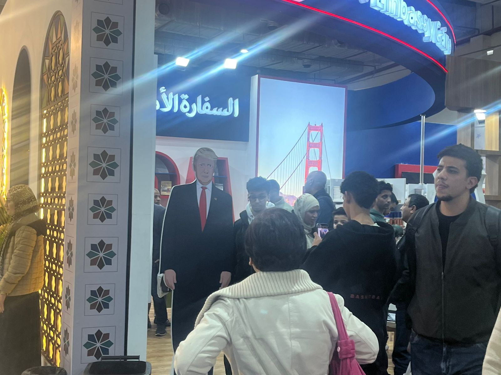 مجسم بالحجم الطبيعي لدولاند ترامب