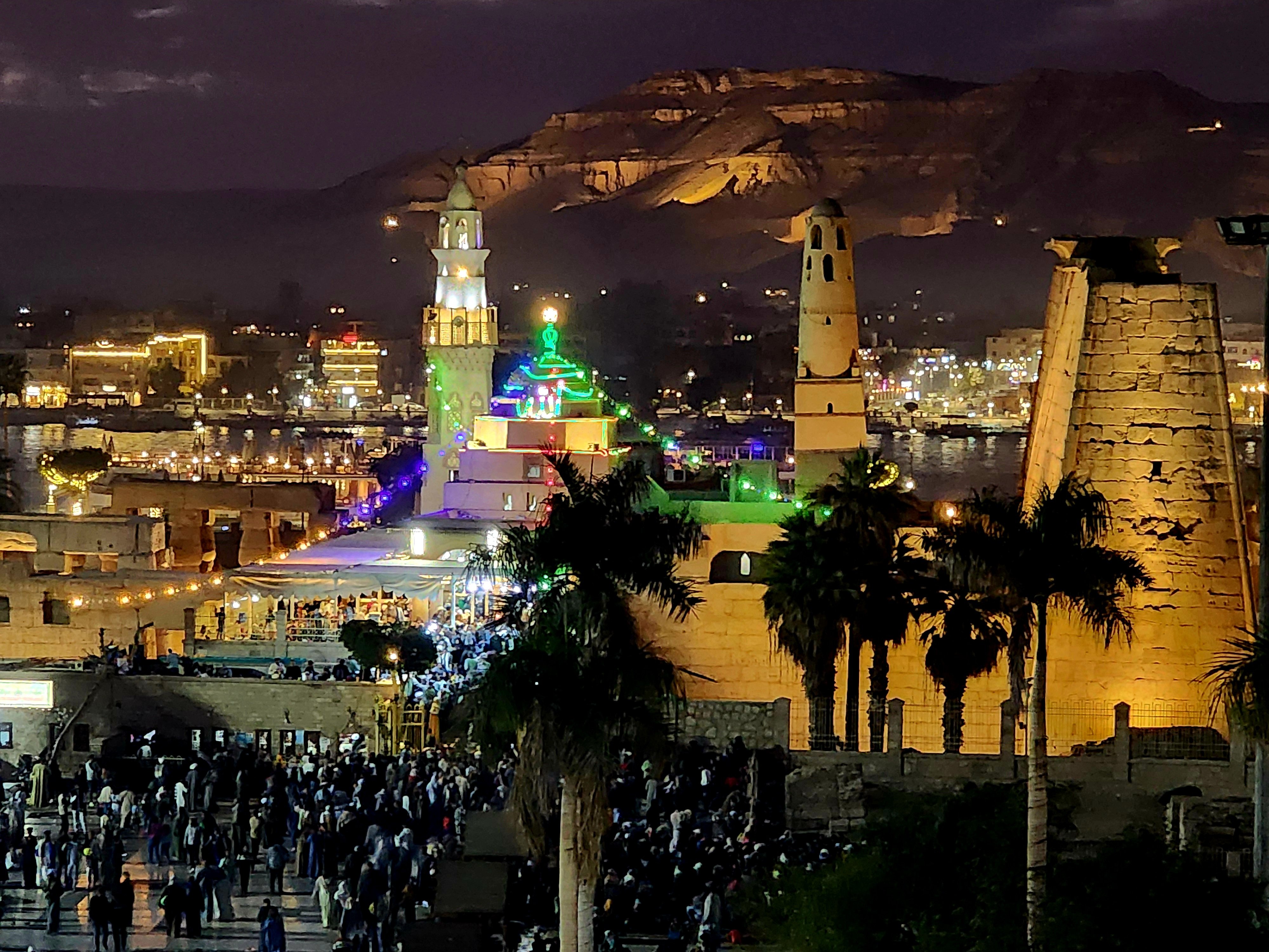 الليلة الختامية لمولد سيدي أبو الحجاج الأقصرى الليلة الختامية لمولد سيدي أبو الحجاج الأقصرى