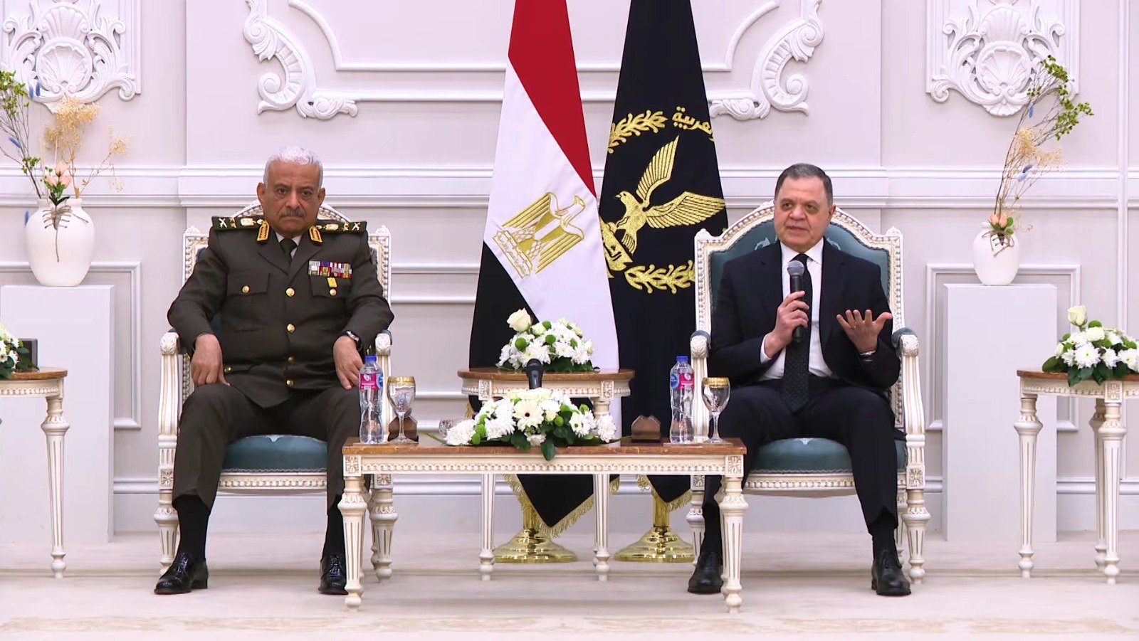 اللواء محمود توفيق وزير الداخلية خلال زيارة القائد العام للقوات المسلحة