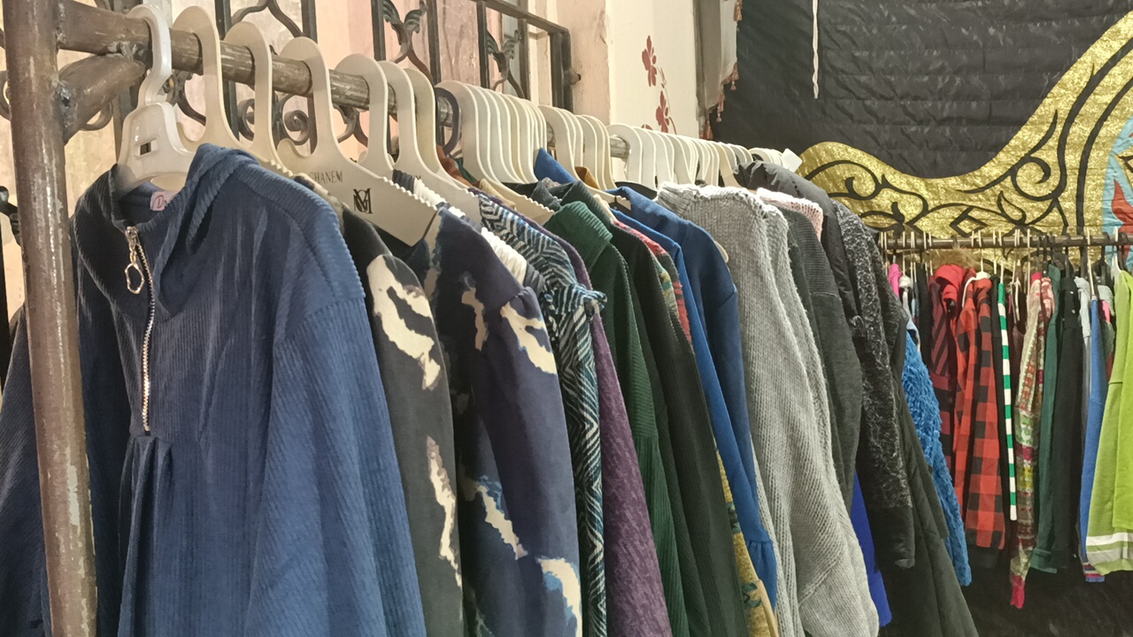 عروض للملابس مخفضة