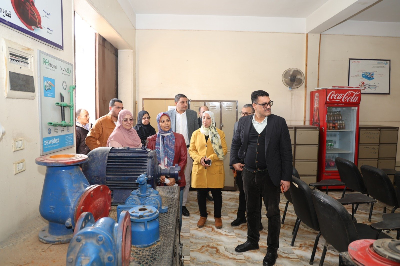 متابعة الورش التدريبية للعاملين بالشركة