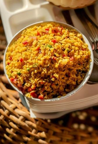 الأرز بالخضار والكركم