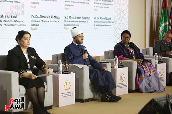 وزير الأوقاف خلال فعاليات الجلسة وزير الأوقاف خلال فعاليات الجلسة