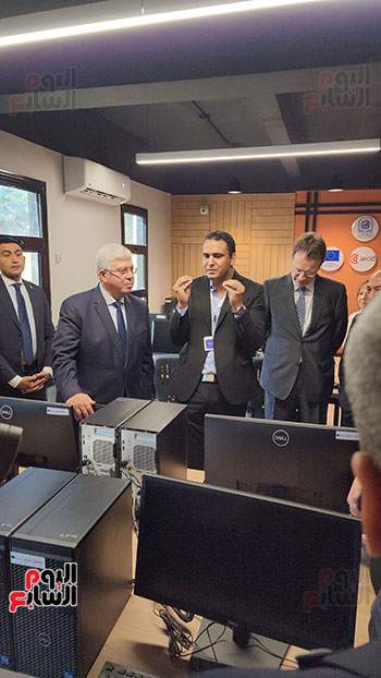 وزير-التعليم-العالي-ومحافظ-الأقصر-وسفير-إسبانيا-يفتتحون-مركز-تمكين-للإبداع-والتكنولوجيا