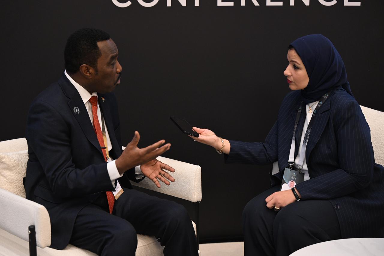 جانب من حوار وزير الموارد البشرية السودانى 