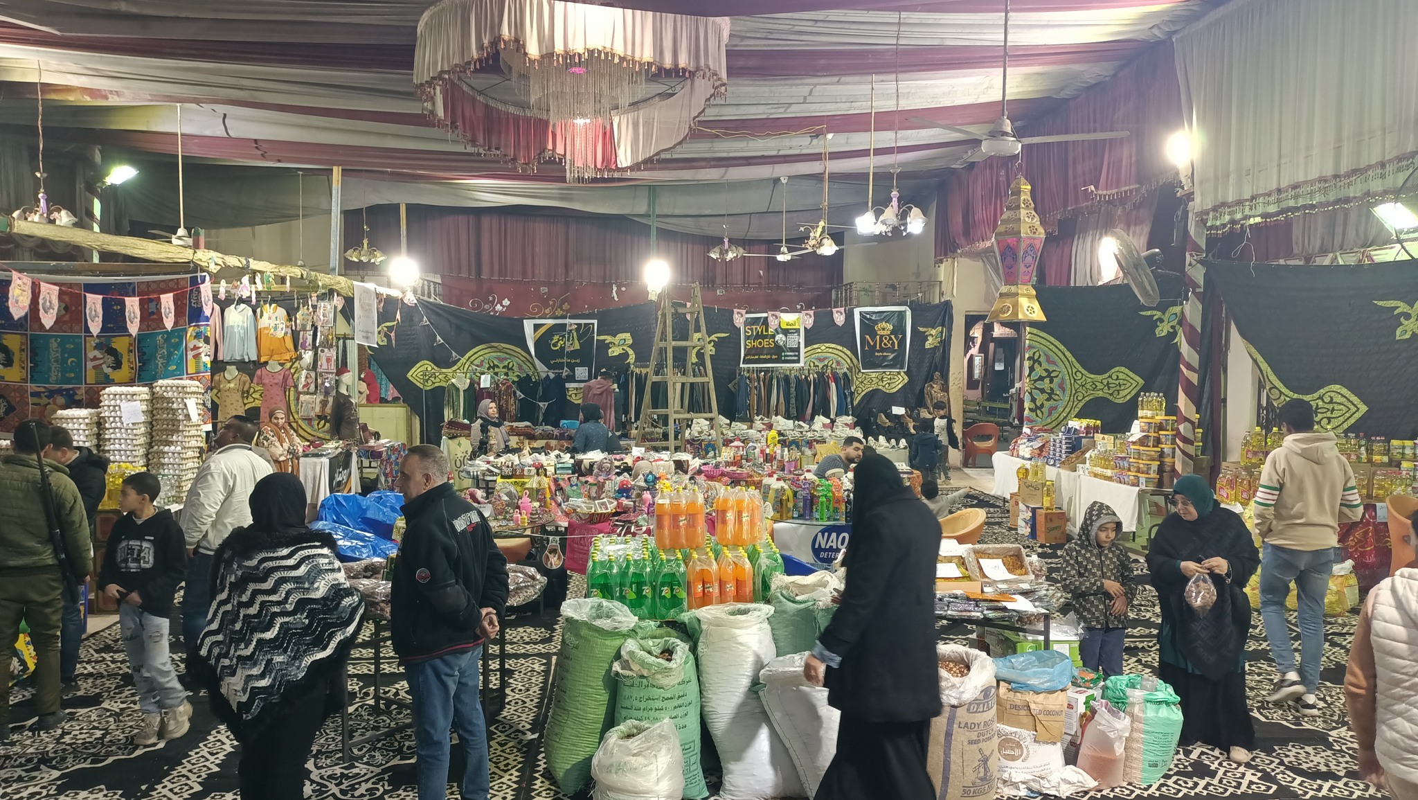 اقبال على معرض أهلا رمضان بدسوق