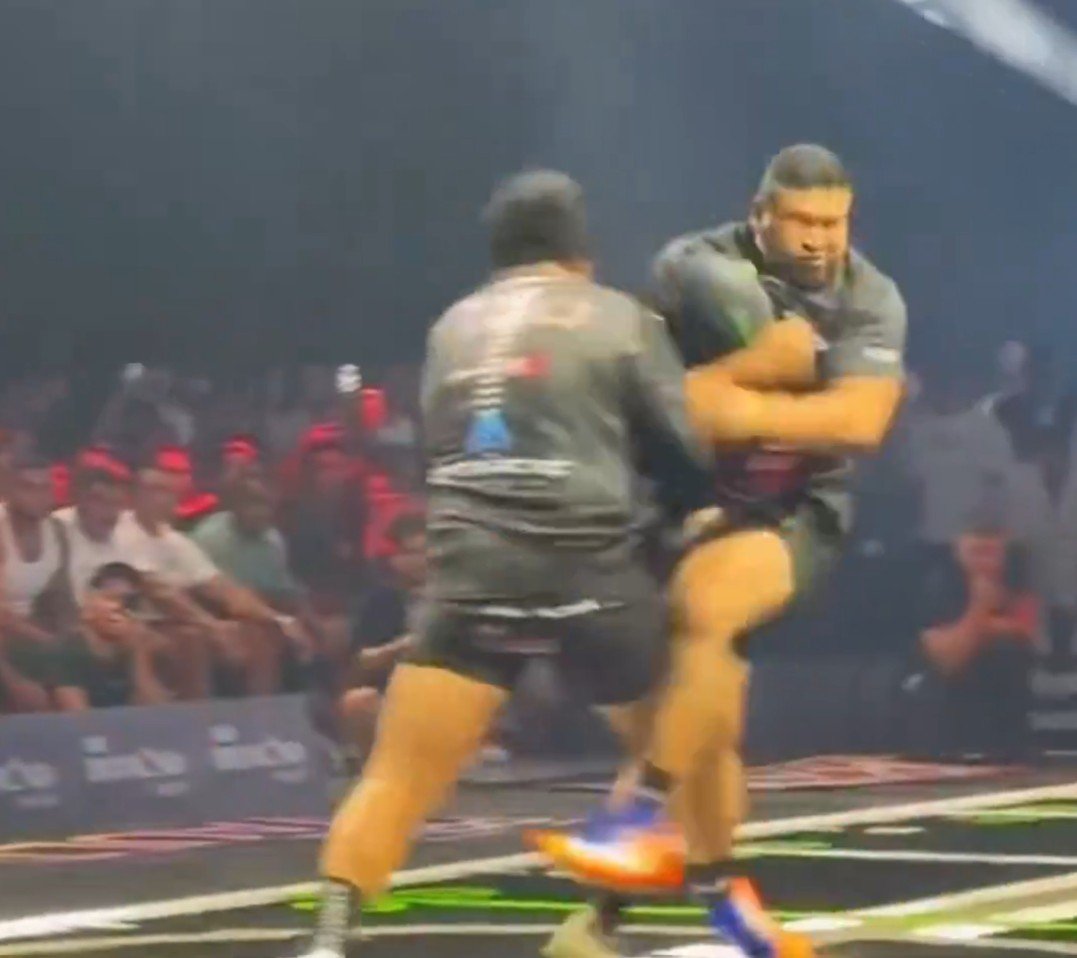 أثناء أحد النزالات