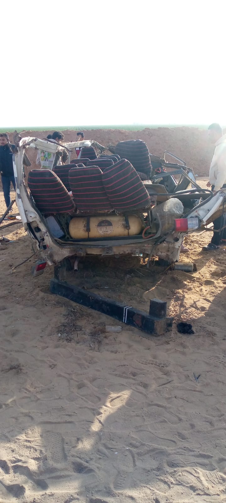 السيارة بعد حادث طريق مصر الإسماعيلية الصحراوى