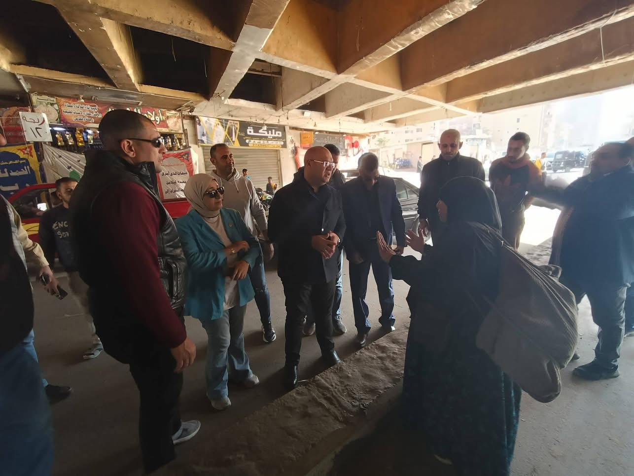 نائب محافظ الجيزة يستمع لشكاوى المواطنين