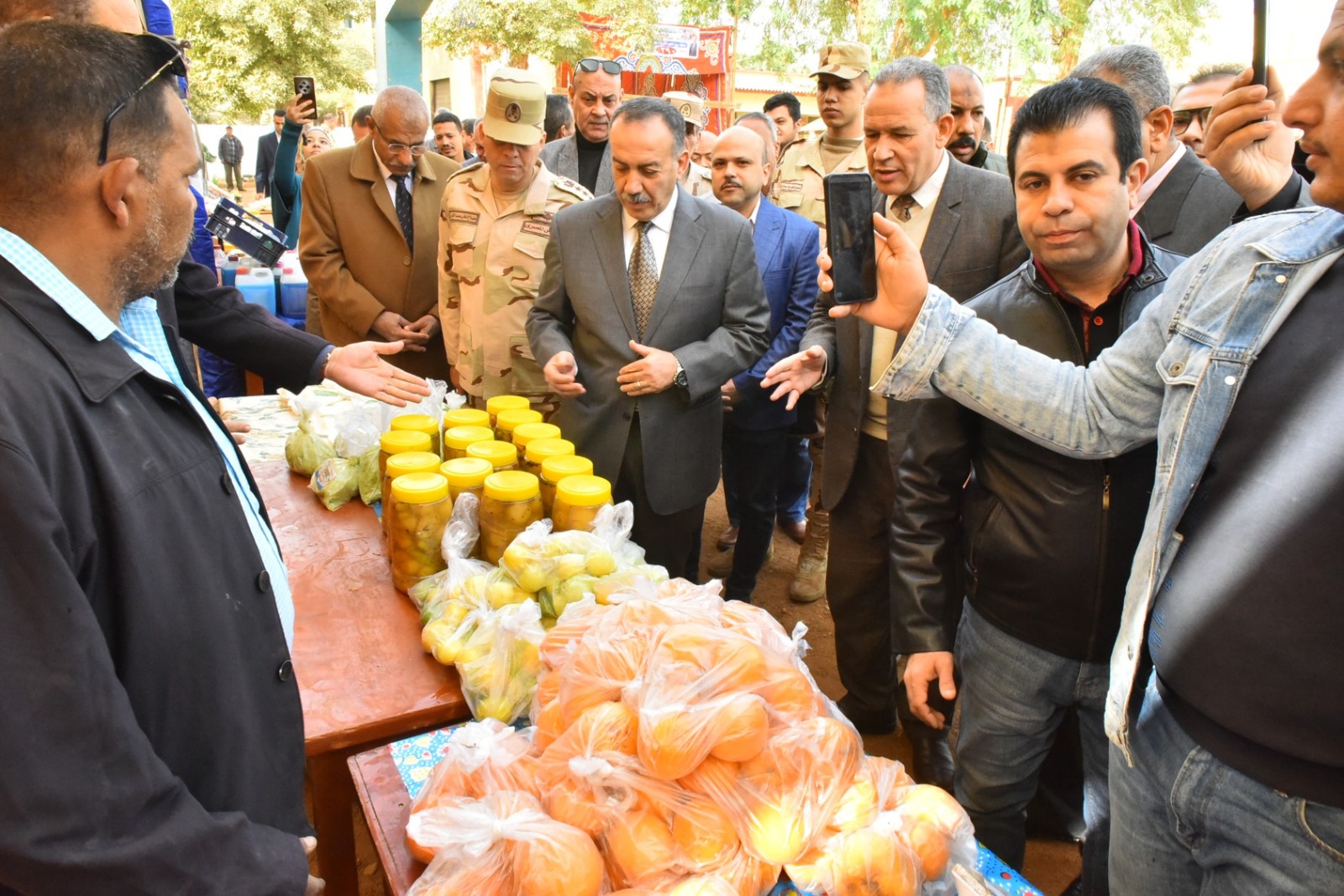 منتجات مدارس التعليم الفنى فى أسيوط (7)