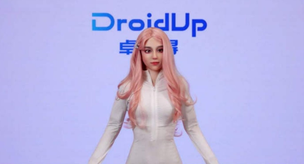 روبوت يحاكى الطبيعة البشرية بالكامل روبوت يحاكى الطبيعة البشرية بالكامل