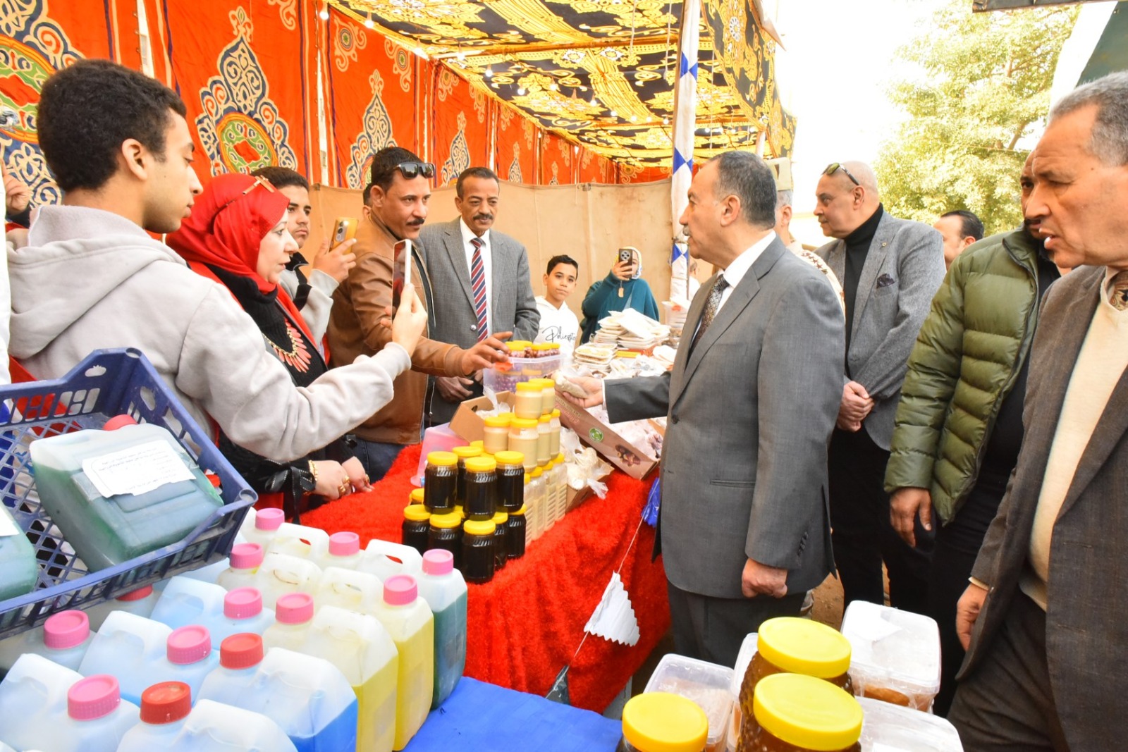 منتجات مدارس التعليم الفنى فى أسيوط (2)