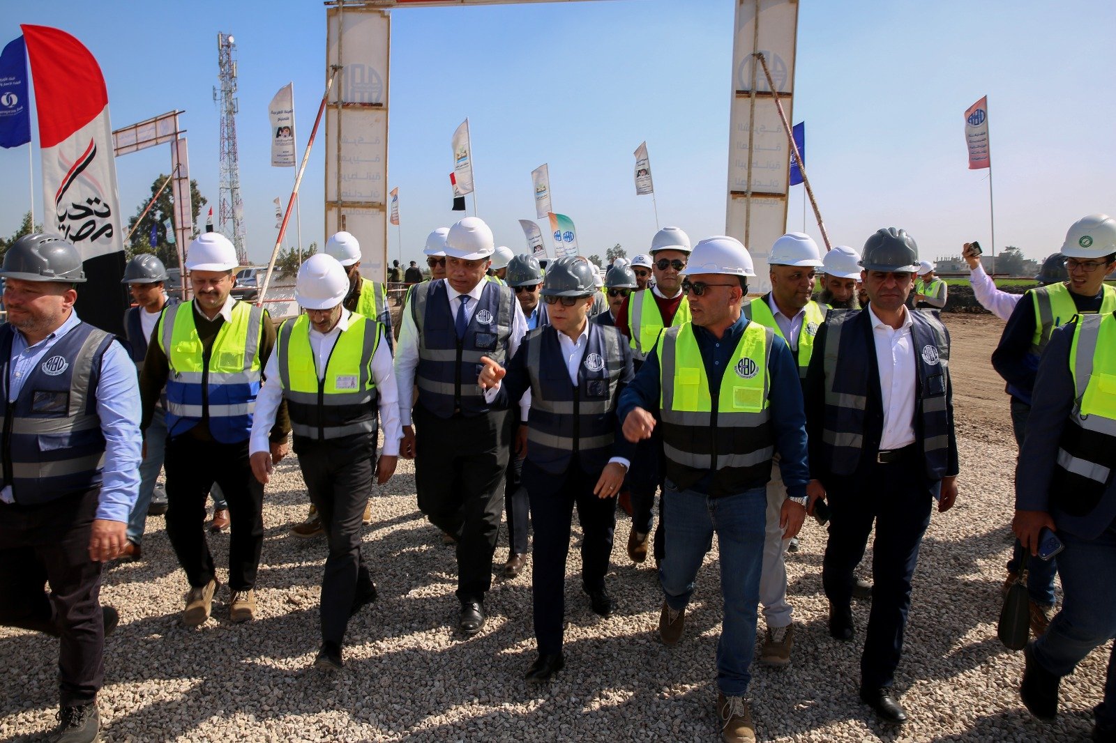 جولة محافظ كفر الشيخ بالمصنع