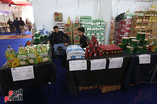 طرح السلع بأسعار مخفضة في معرض أهلا رمضان بفيصل