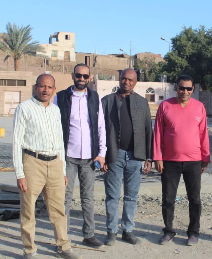 قيادات في اثار اسوان