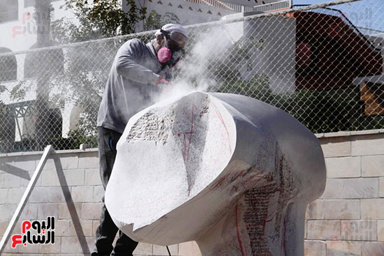 أثناء العمل فى القطع الفنية