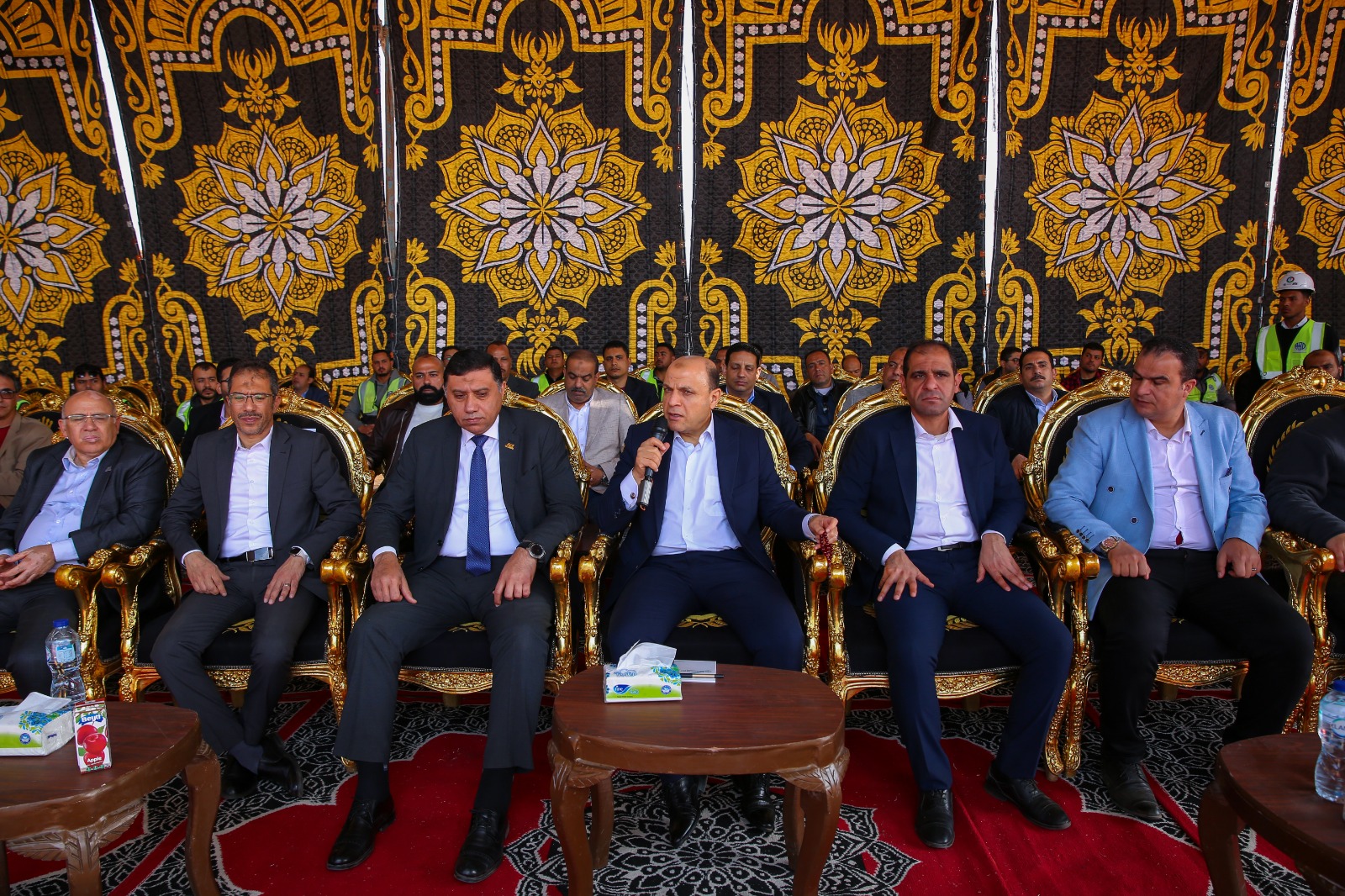 محافظ كفر الشيخ يشيد بالعاملين في مصنع تدوير المخلفات