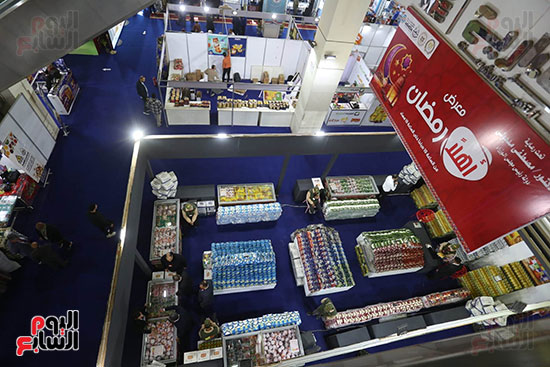 توافر السلع داخل المعرض