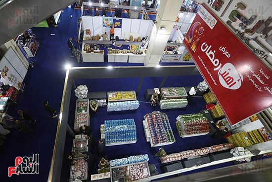 توافر السلع داخل المعرض