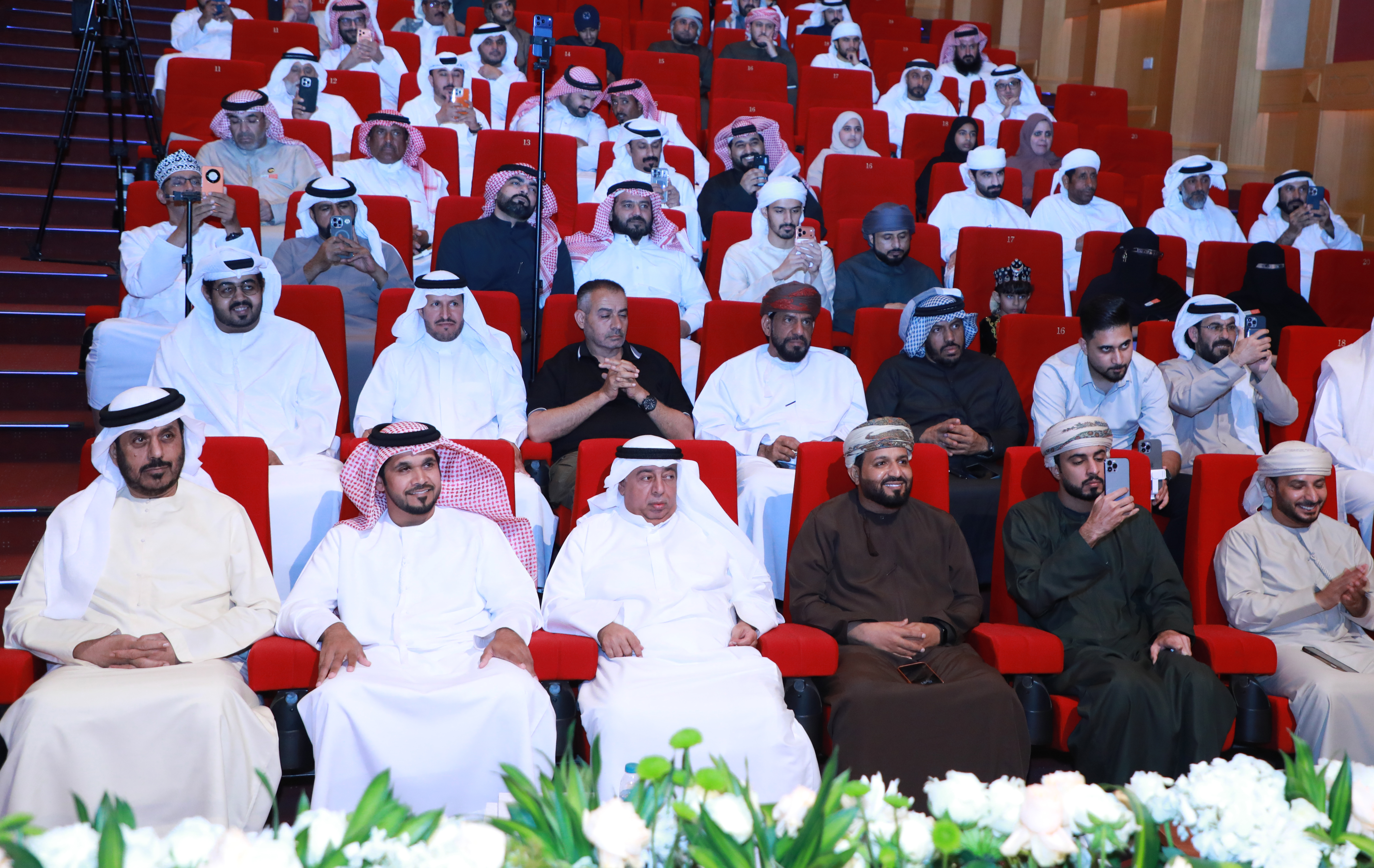 جانب من الأمسية الشعرية