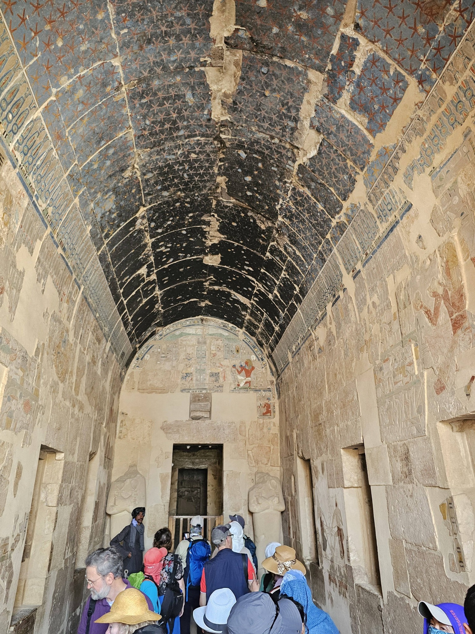 استمتاع الأجانب فى مقصورات معبد الملكة حتشبسوت