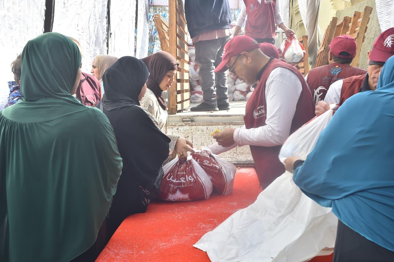 توزيع الشنط الرمضانية (5)