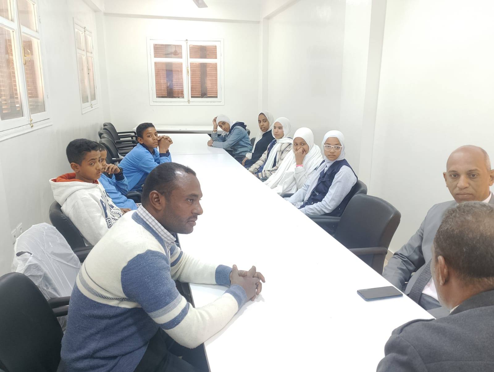 مشاركة الطلبة فى ملتقى فكري ثقافي يجمع الأدب والقانون والتعليم بمكتبة مصر فى إسنا