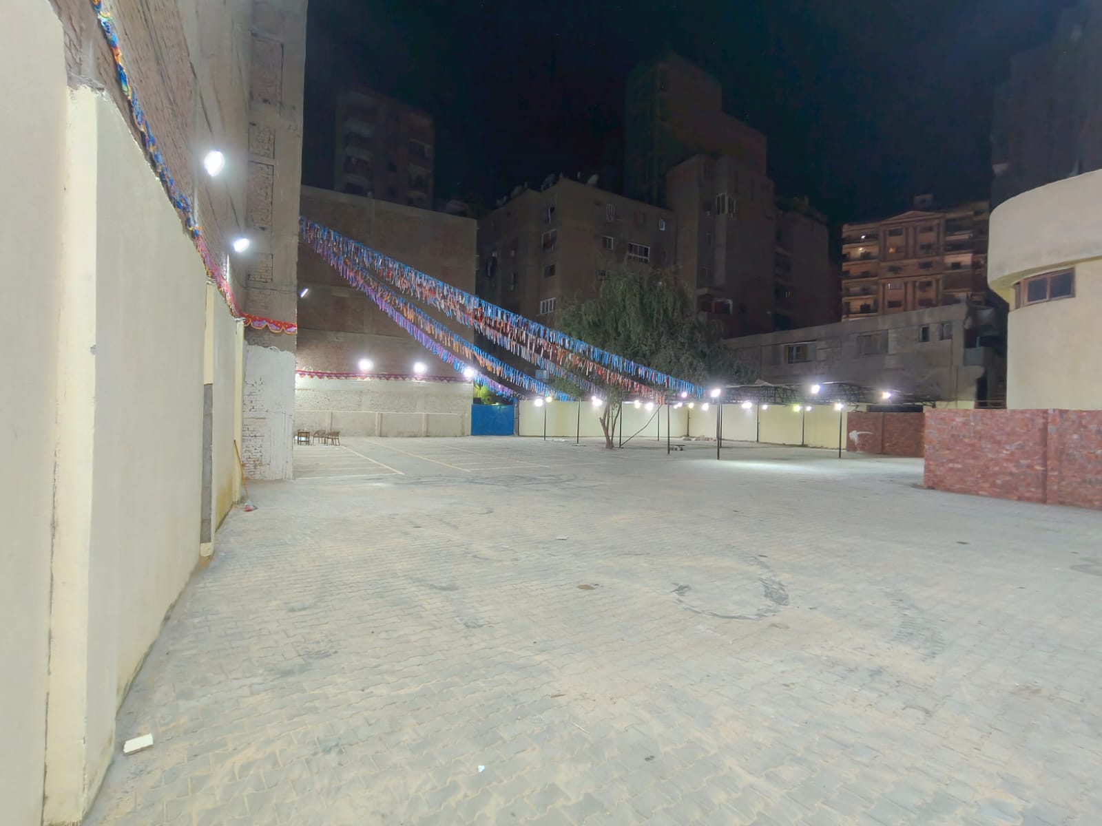 سوق حضاري جديد في شارع العريش