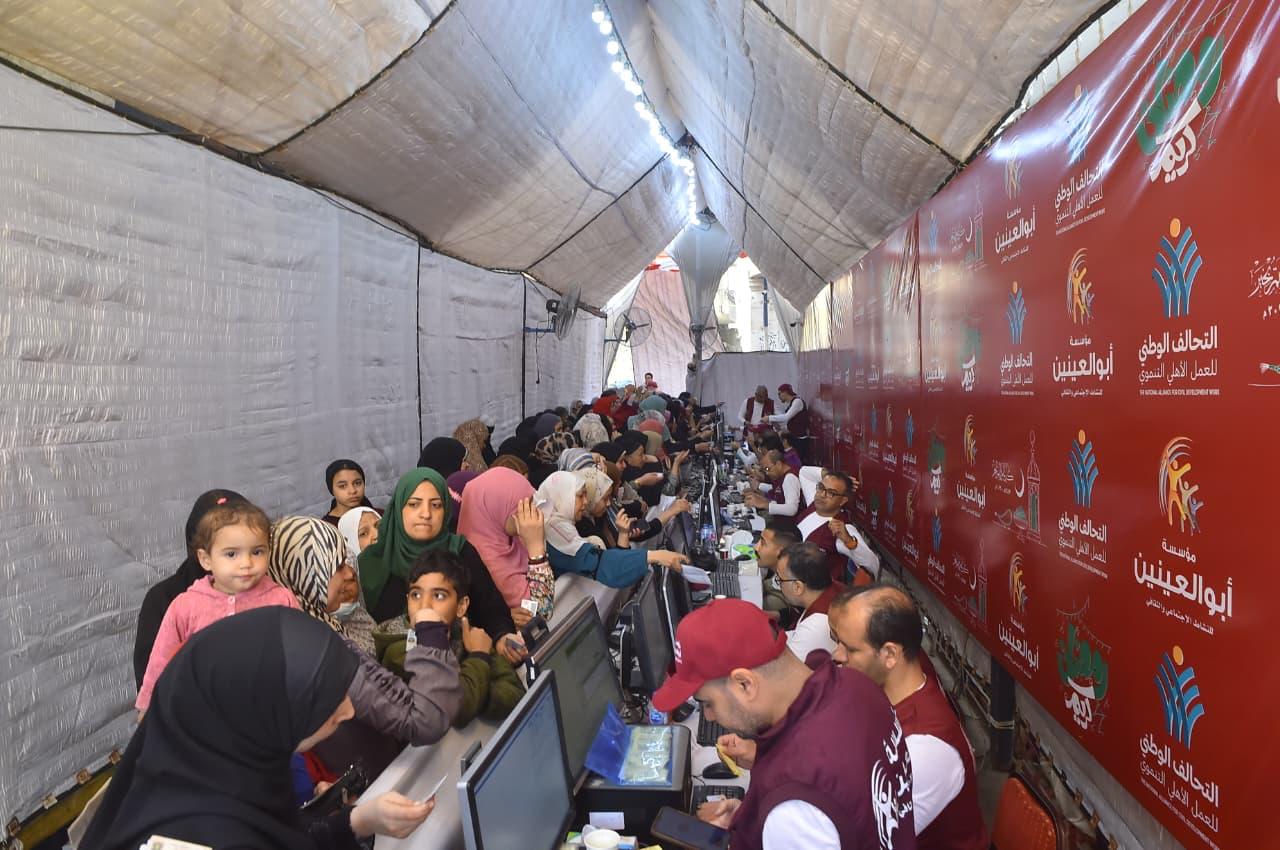 توزيع الشنط الرمضانية (4)