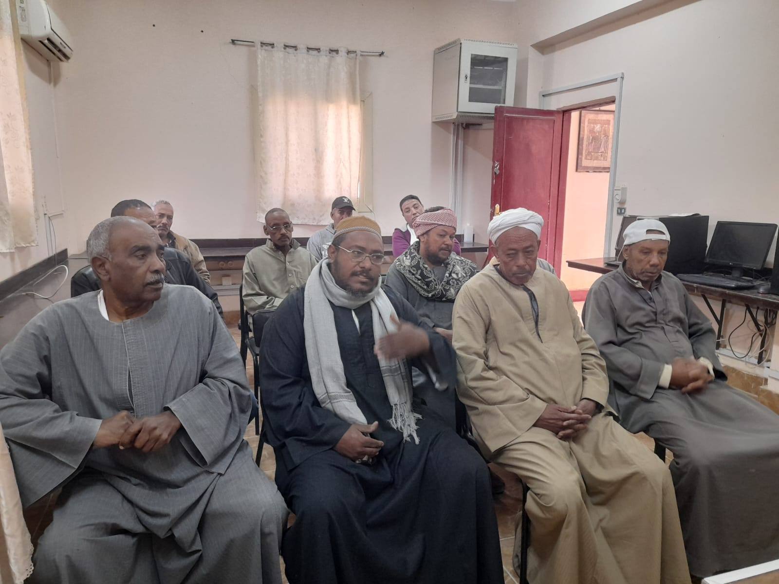 لقاء اليوم المفتوح مع المواطنين بقرية منشية النوبة لبحث مشكلاتهم