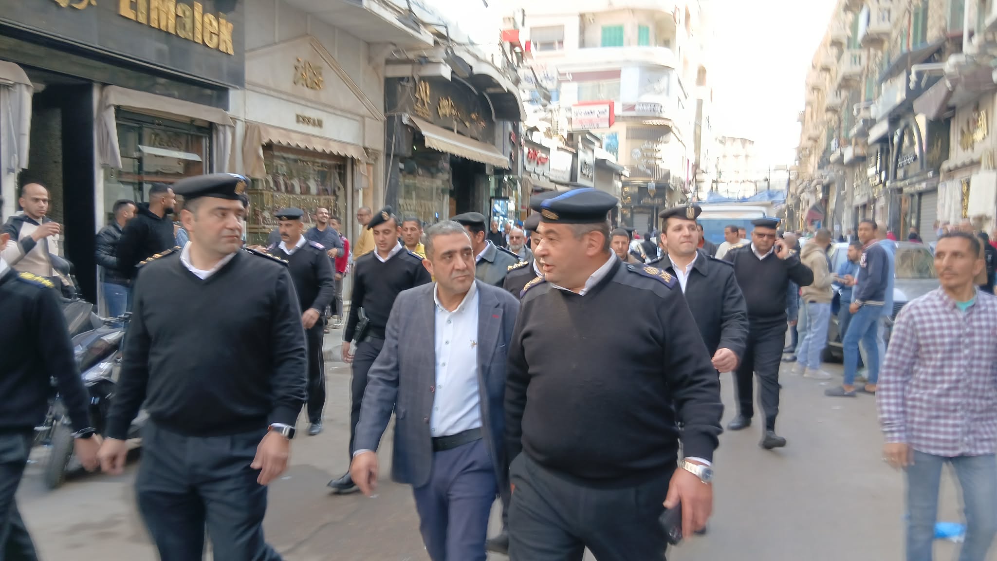 حملة مكبرة لرفع الإشغالات بشوارع المنشية