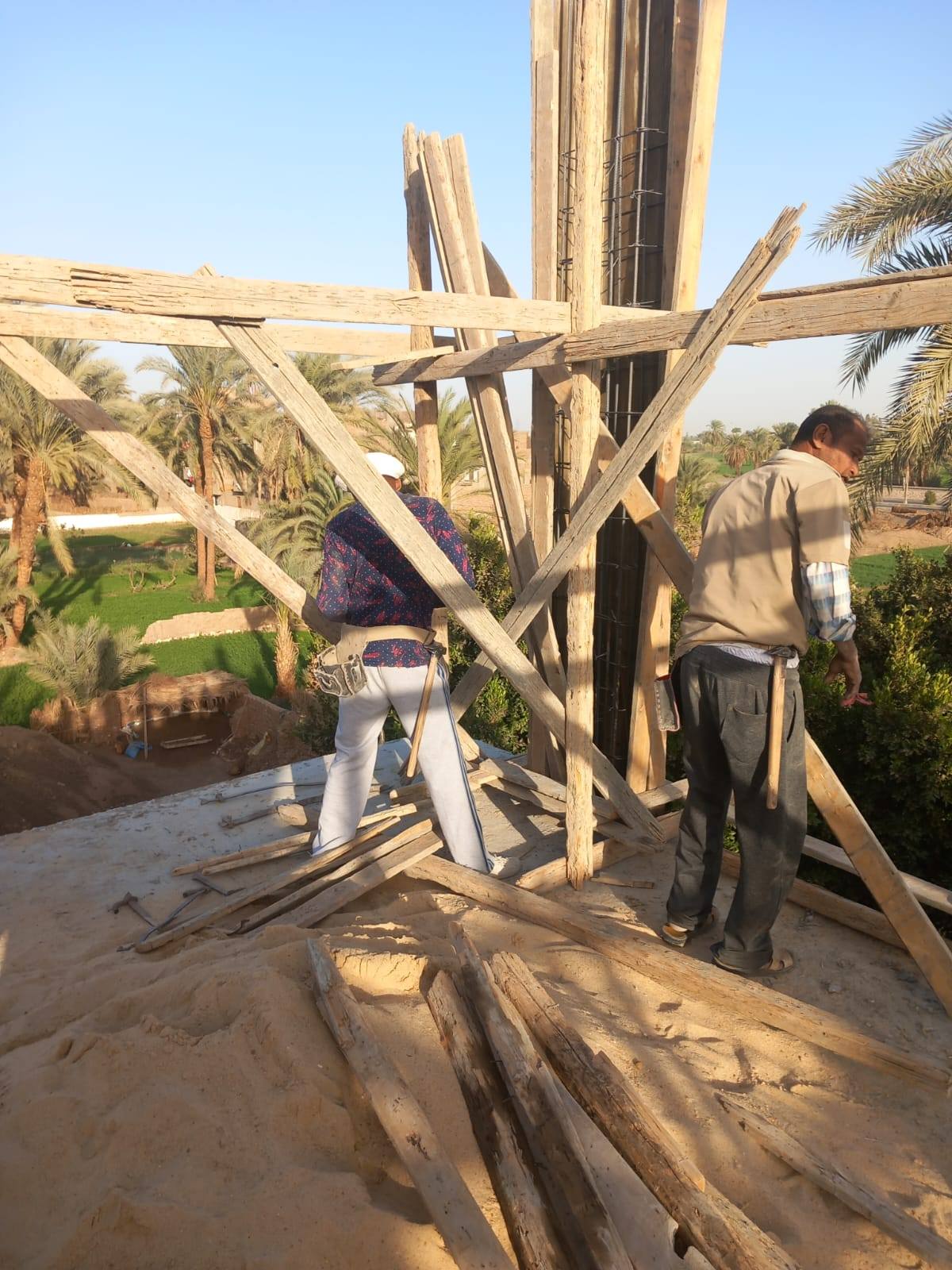 الحملات تزيل تعدٍ بالبناء في المهد بنطاق حي شمال