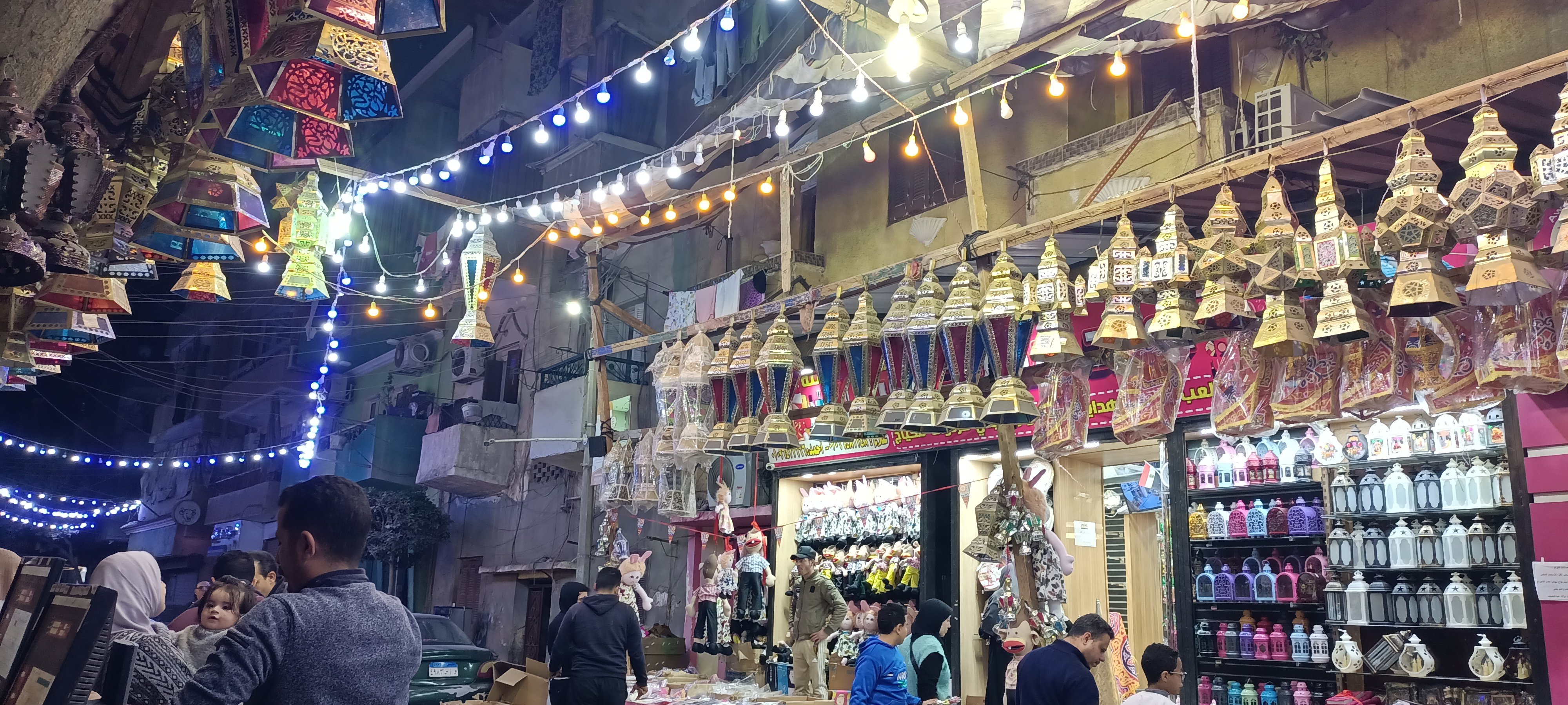 الزينة والفوانيس