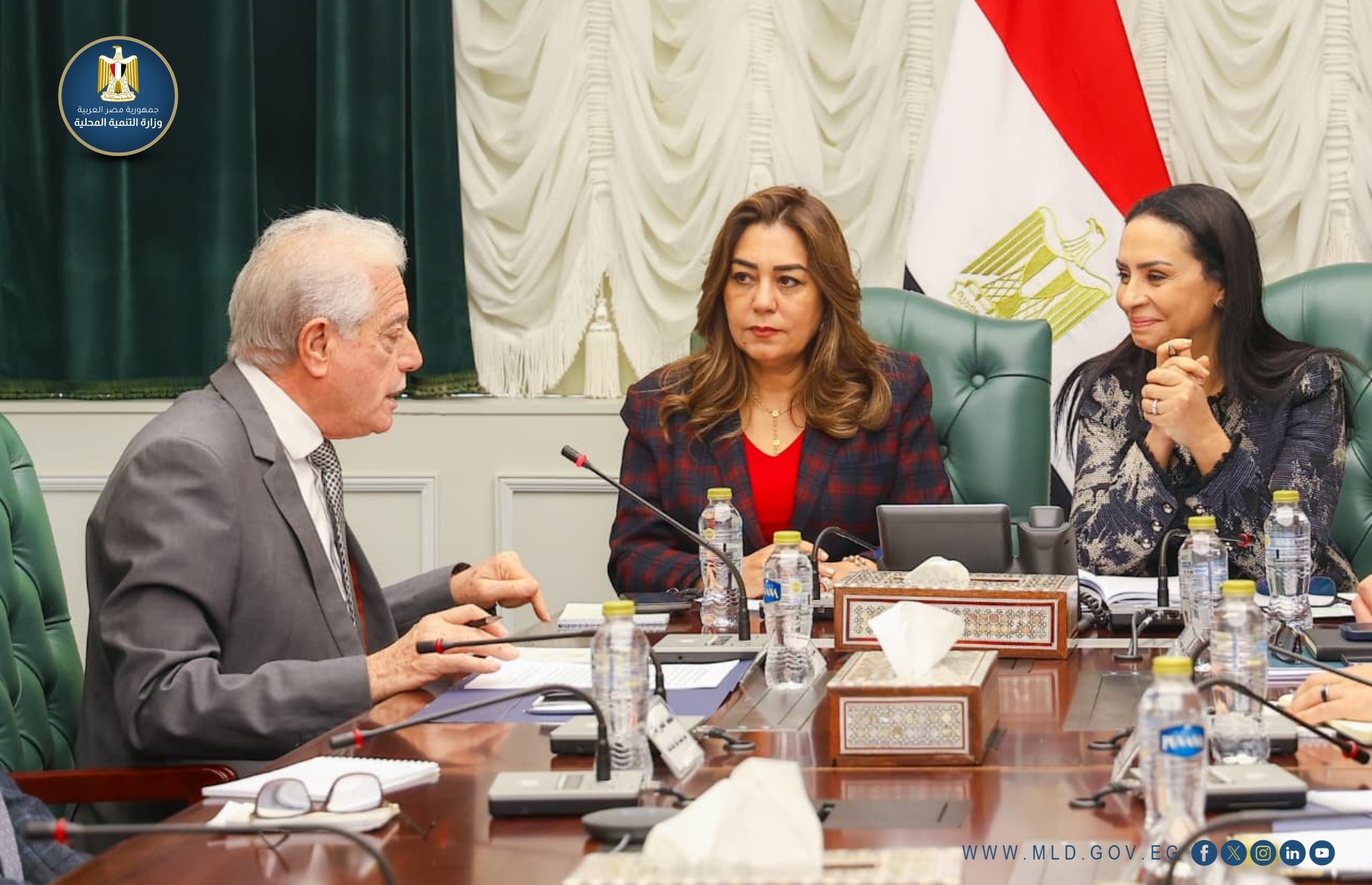 خلال اجتماع حملة الحرف التراثية بالمحافظات