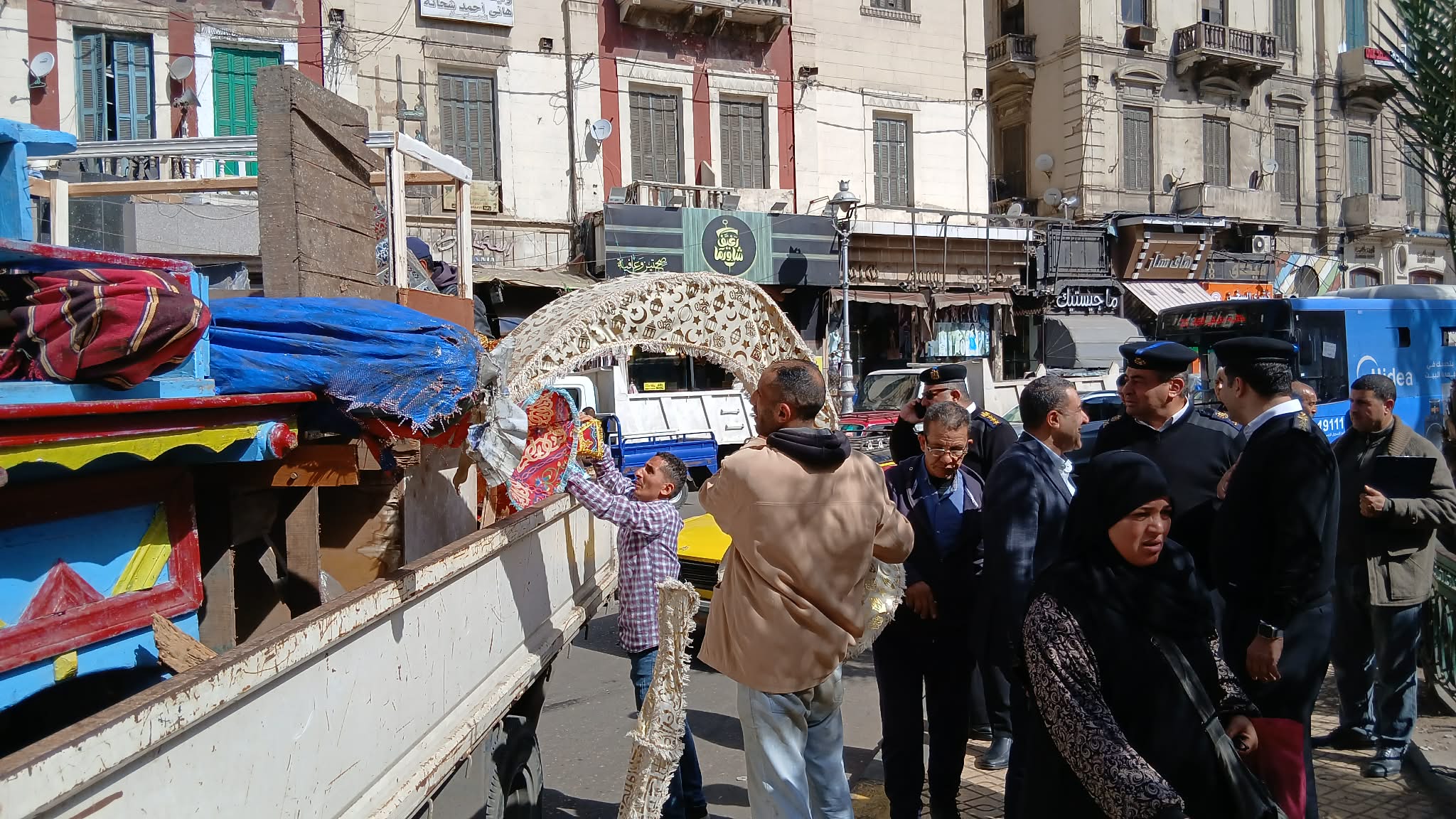 حملة رفع الاشغالات  في المنشية الإسكندرية