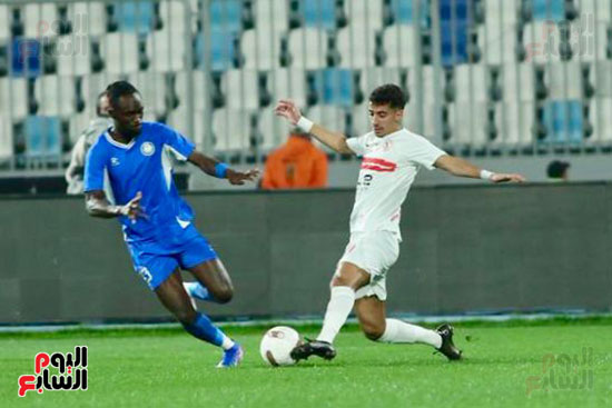 الشوط الاول  من مباراة الزمالك وسموحة فى الدوري المصري