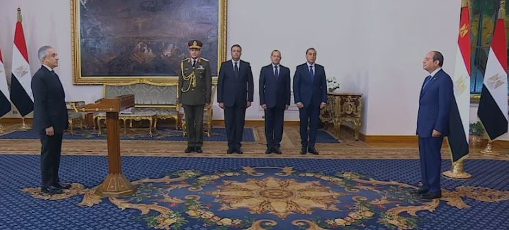 وزير العدل يؤدى اليمين امام الرئيس