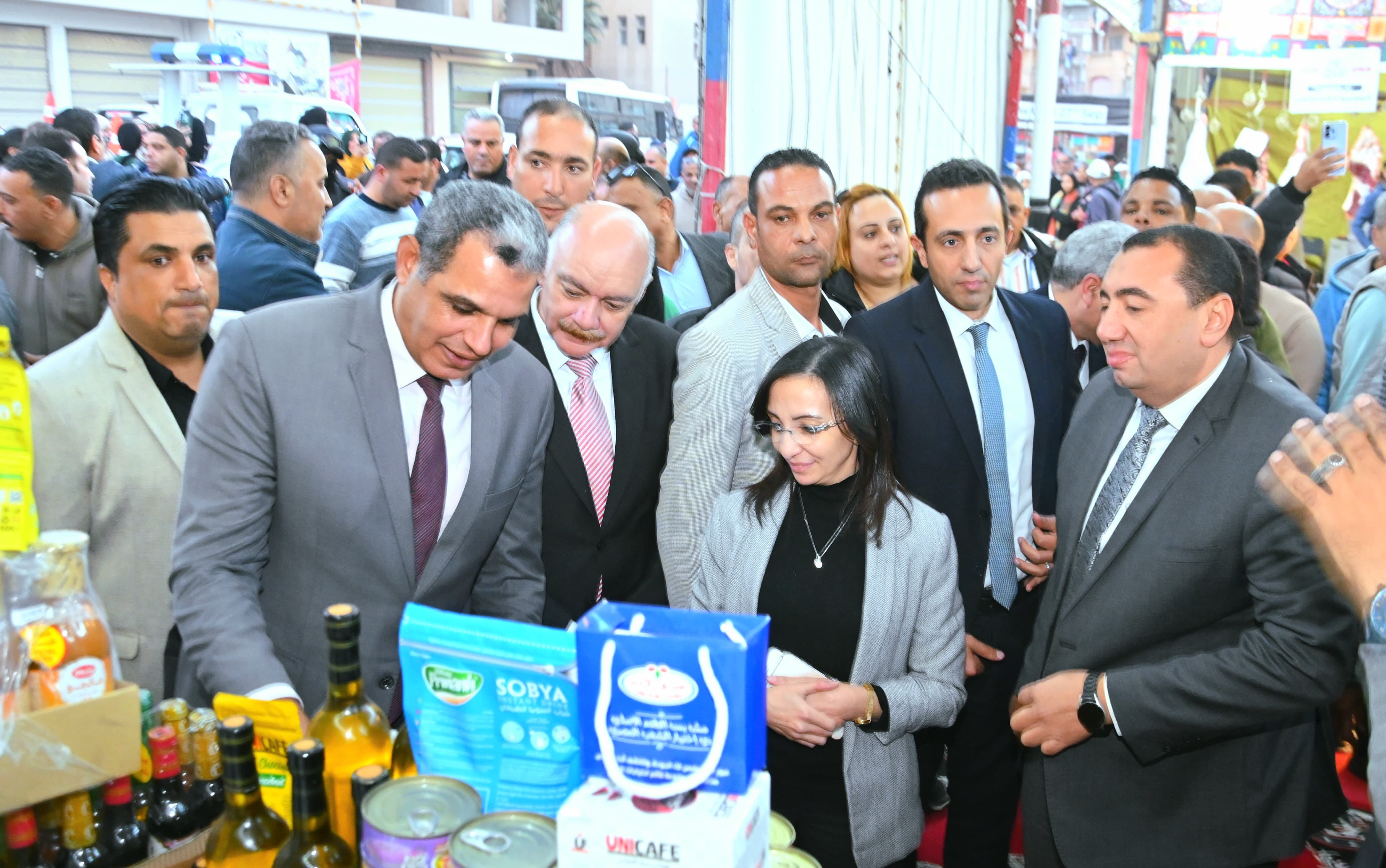 محافظ البحيرة تفتتح معارض أهلا رمضان