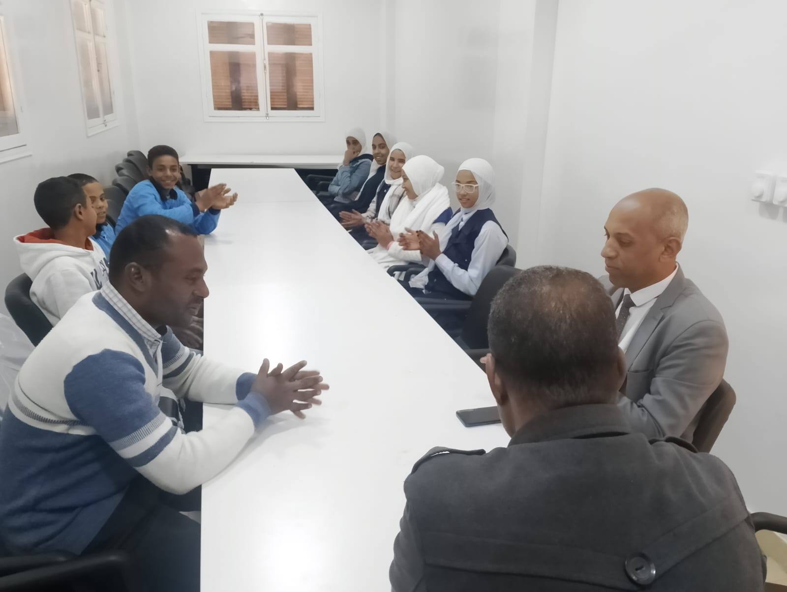 فعاليات ملتقى فكري ثقافي يجمع الأدب والقانون والتعليم بمكتبة مصر العامة في إسنا