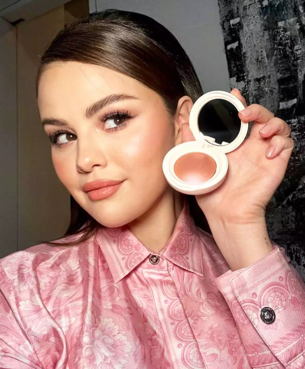 سلينا جوميز